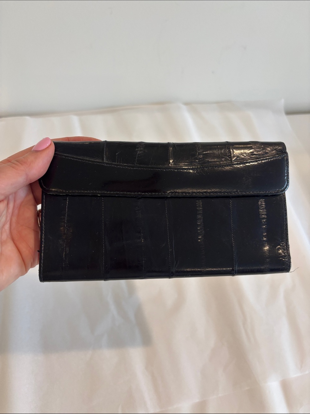 Vintage eel skin bi fold wallet snap closure exterior zip pocket navy blue